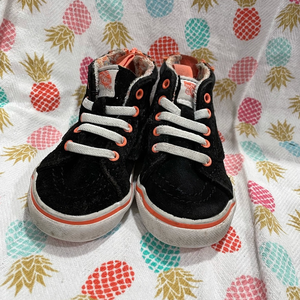 Vans Sk8-Hi Classics toddlers size 4.5